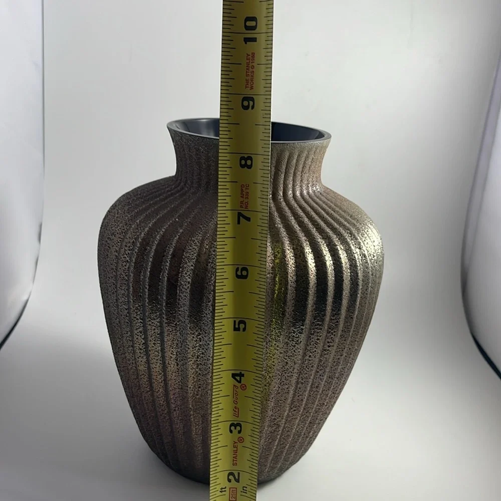 Pottery vase in iridescent bronze